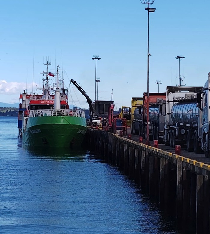 Muelle y camiones2.jpeg